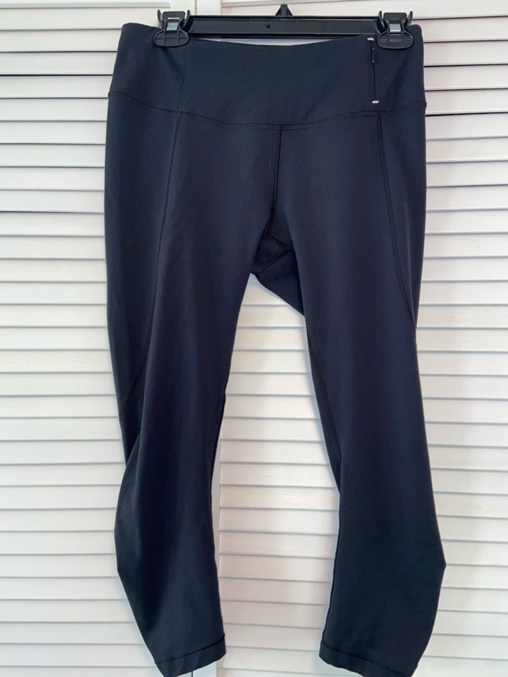 CALIA by Carrie Underwood Black Cropped Ruched Performance Leggings Size M